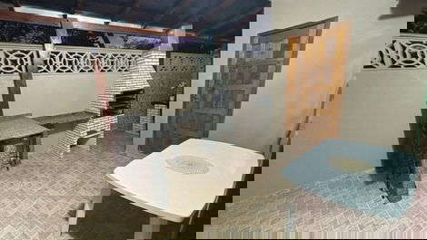 Se alquila casa en Bombinhas a 150 metros de la playa.