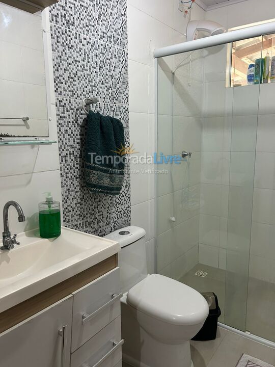 Casa para aluguel de temporada em Bombinhas (Praia de Zimbros)