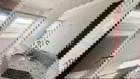 Apartamento en Toninhas, a 120m del mar ¡Wi-Fi, Netflix y comodidad!