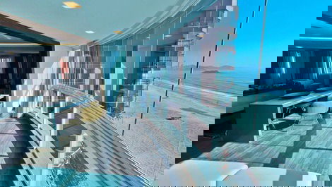 Ed. Number One: 4 quartos frente mar // churrasqueira // 3 vagas