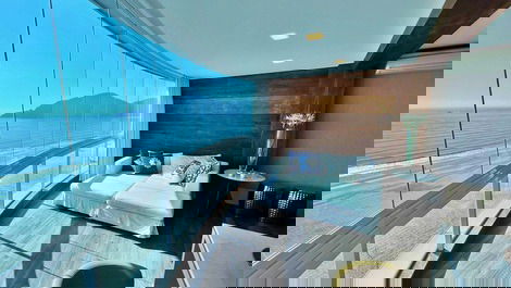 Ed. Number One: 4 quartos frente mar // churrasqueira // 3 vagas