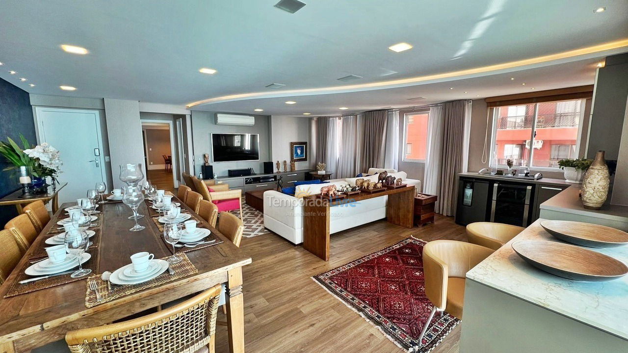 Apartamento para aluguel de temporada em Balneário Camboriú (Praia Central)