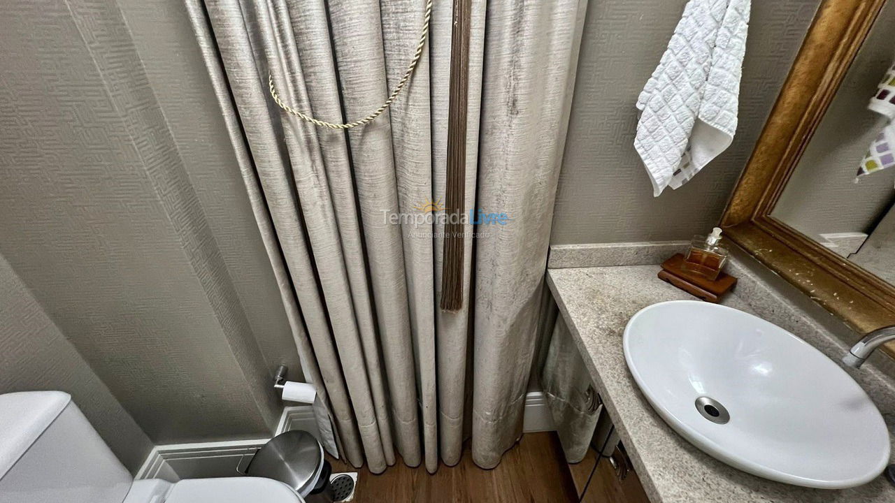 Apartamento para aluguel de temporada em Balneário Camboriú (Praia Central)