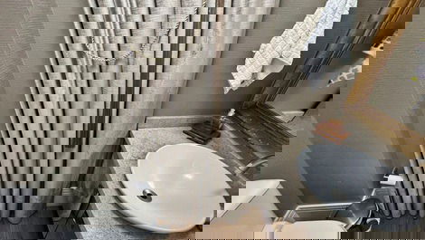 Ed. Number One: 4 quartos frente mar // churrasqueira // 3 vagas