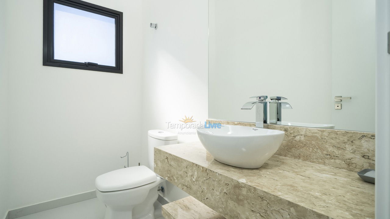 Apartment for vacation rental in Bombinhas (Praia de Bombas)