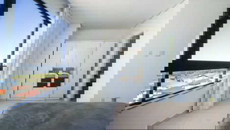 Duplex penthouse with 3 suites and ocean view, 70 meters from the beach.