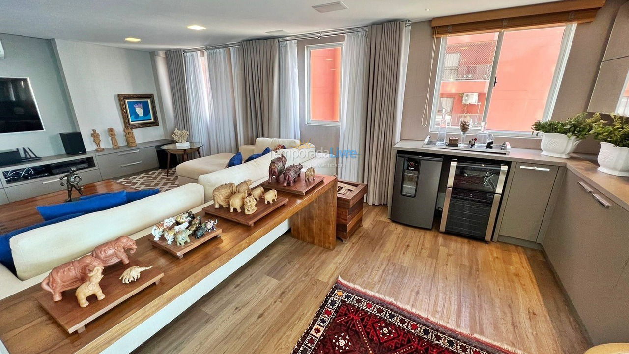 Apartamento para aluguel de temporada em Balneário Camboriú (Praia Central)