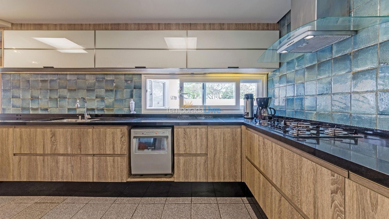 Casa para aluguel de temporada em Florianópolis (Praia da Daniela)