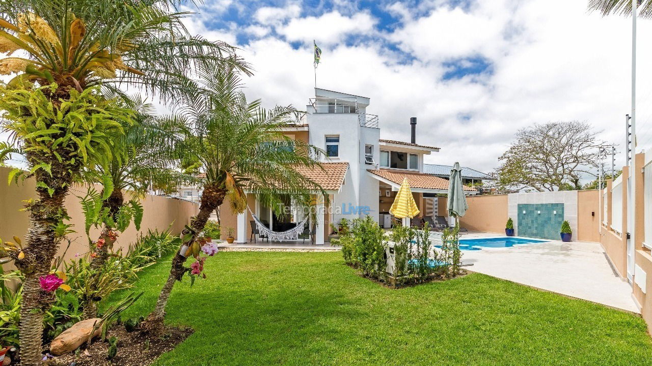 Casa para aluguel de temporada em Florianópolis (Praia da Daniela)