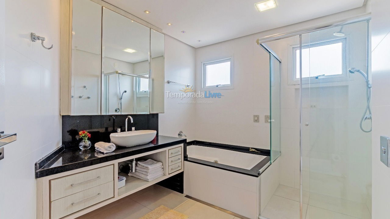 Casa para aluguel de temporada em Florianópolis (Praia da Daniela)