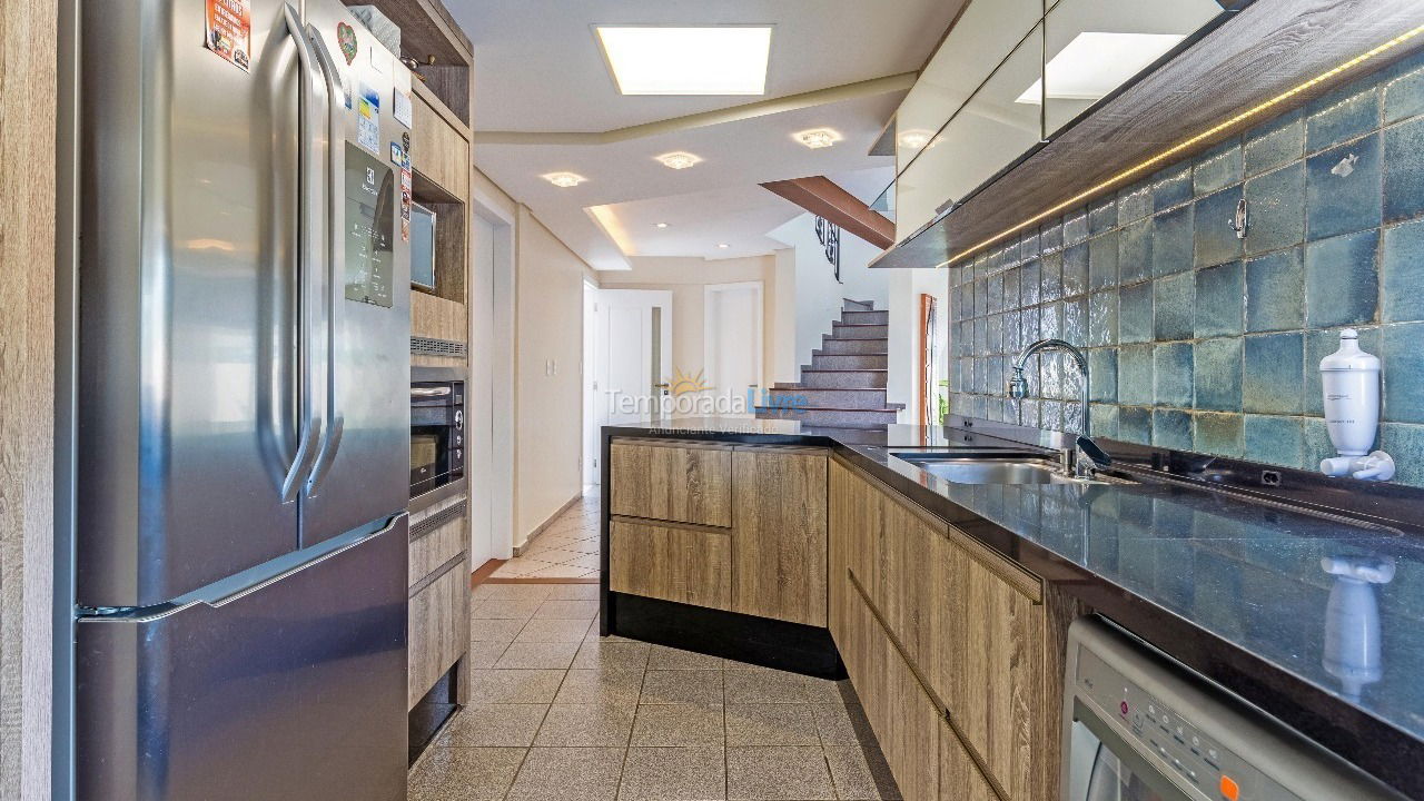 Casa para aluguel de temporada em Florianópolis (Praia da Daniela)