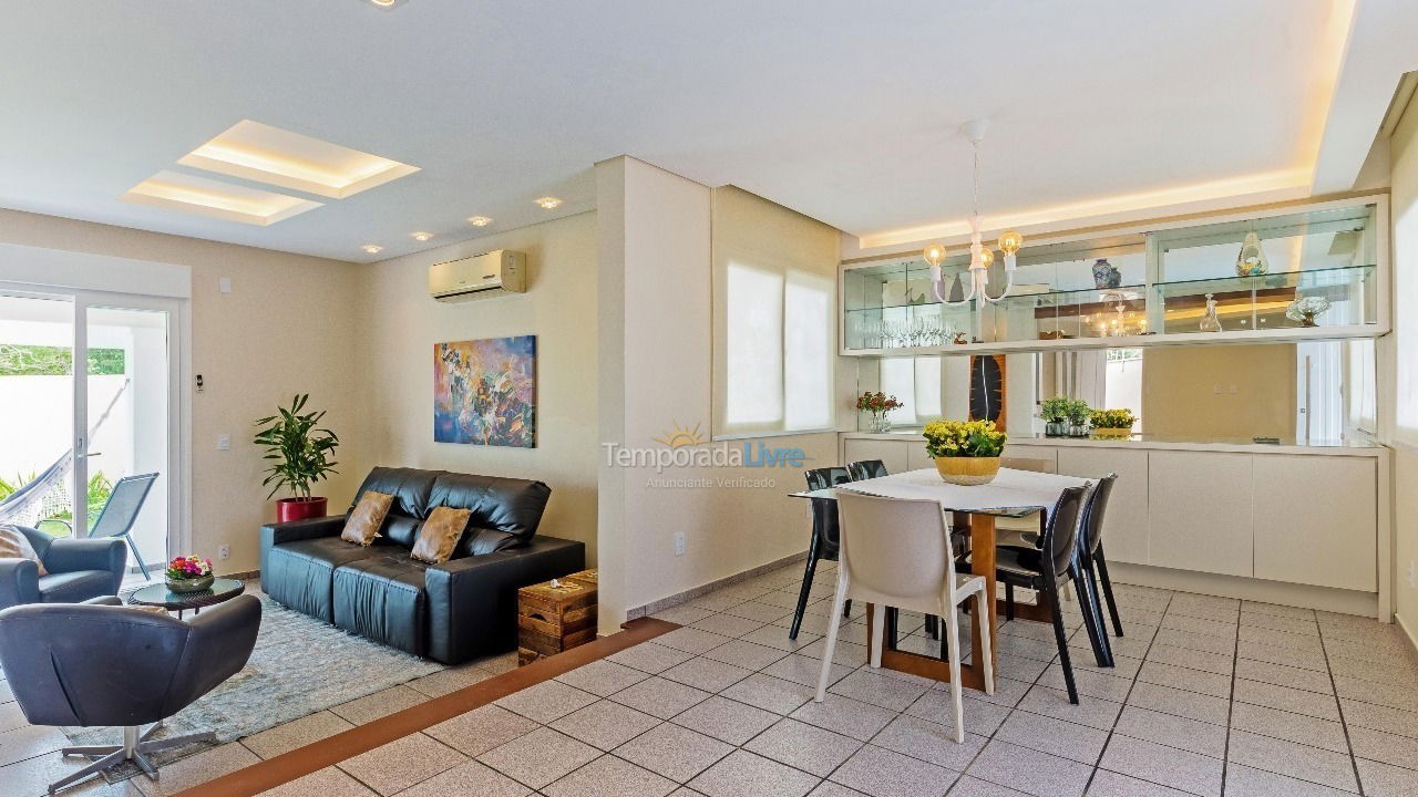 Casa para aluguel de temporada em Florianópolis (Praia da Daniela)