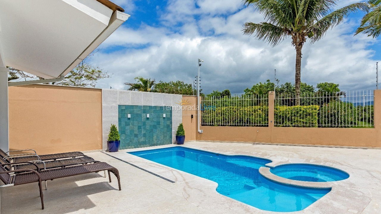 Casa para aluguel de temporada em Florianópolis (Praia da Daniela)