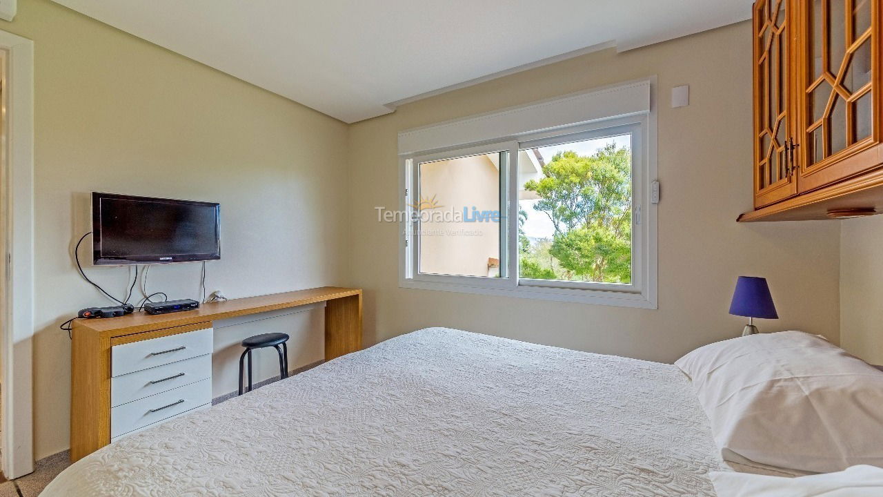 Casa para aluguel de temporada em Florianópolis (Praia da Daniela)