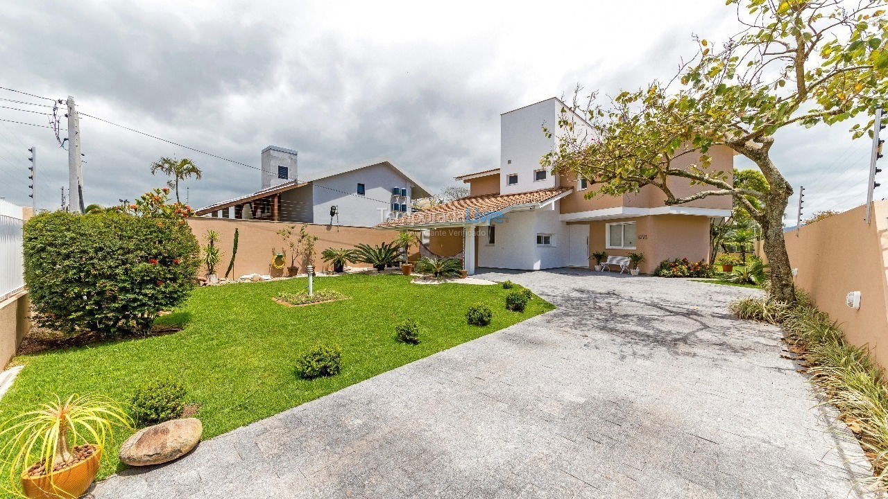 Casa para aluguel de temporada em Florianópolis (Praia da Daniela)