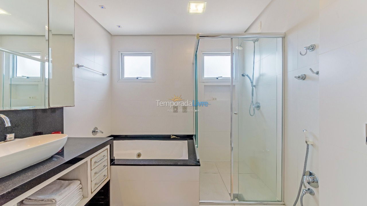 Casa para aluguel de temporada em Florianópolis (Praia da Daniela)