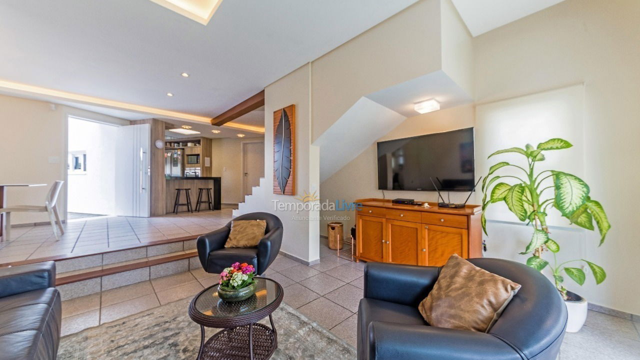 Casa para aluguel de temporada em Florianópolis (Praia da Daniela)