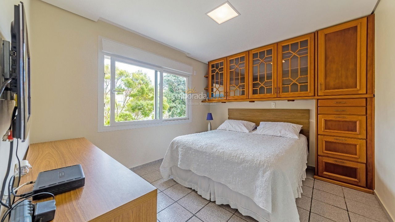 Casa para aluguel de temporada em Florianópolis (Praia da Daniela)