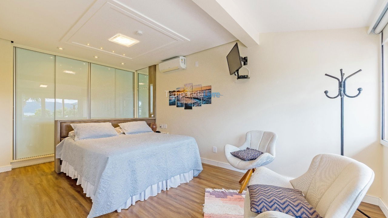 Casa para aluguel de temporada em Florianópolis (Praia da Daniela)