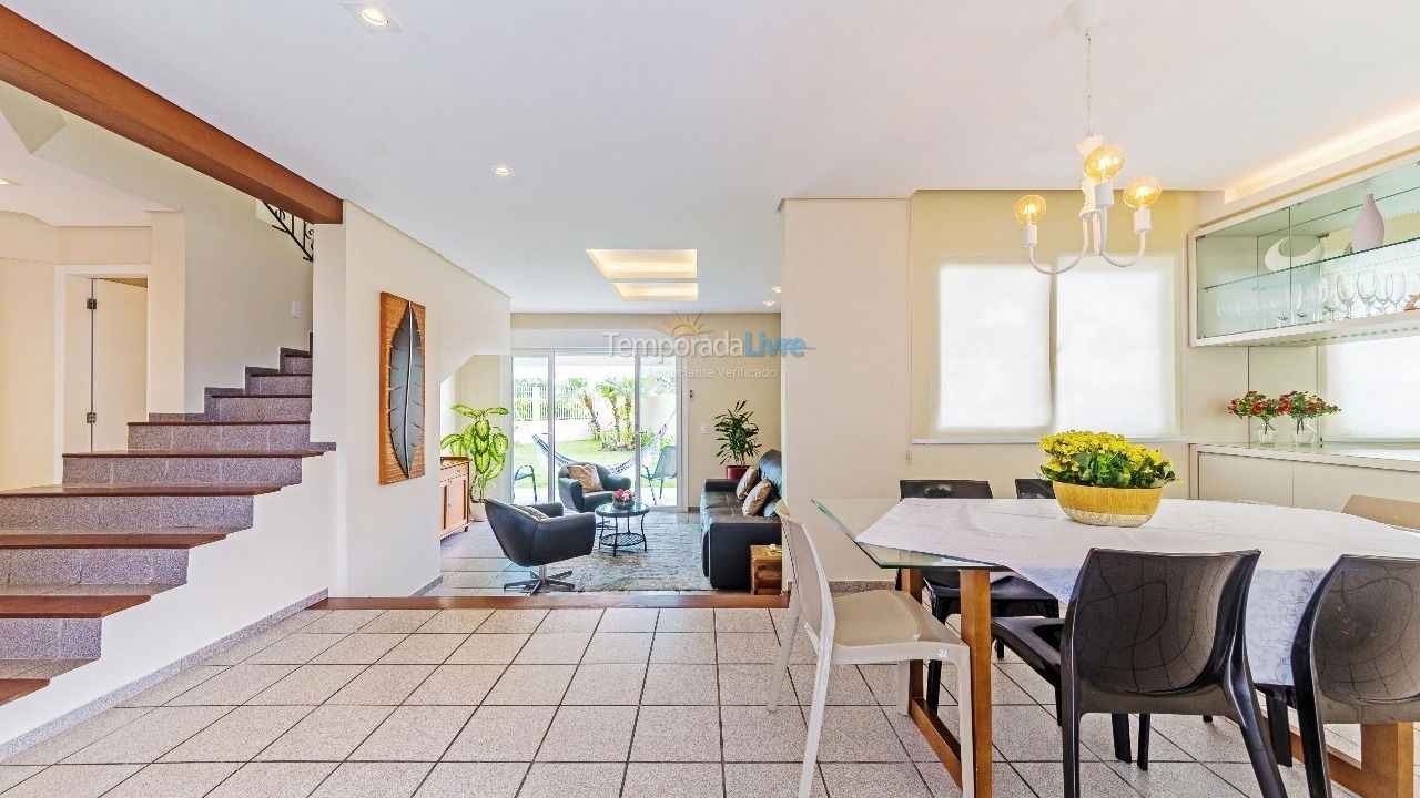 Casa para aluguel de temporada em Florianópolis (Praia da Daniela)