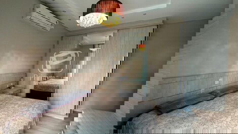 4-BEDROOM APARTMENT ONE BLOCK FROM THE BEACH IN BALNEARIO CAMBORIU