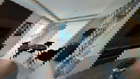 4-BEDROOM APARTMENT ONE BLOCK FROM THE BEACH IN BALNEARIO CAMBORIU