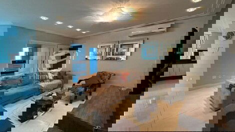 4-BEDROOM APARTMENT ONE BLOCK FROM THE BEACH IN BALNEARIO CAMBORIU