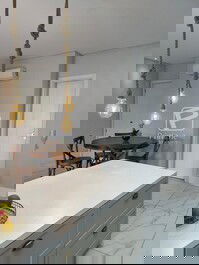 SEASONAL RENTAL - 2-SUITE APARTMENT ON BRAVA BEACH