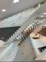 SEASONAL RENTAL - 2-SUITE APARTMENT ON BRAVA BEACH