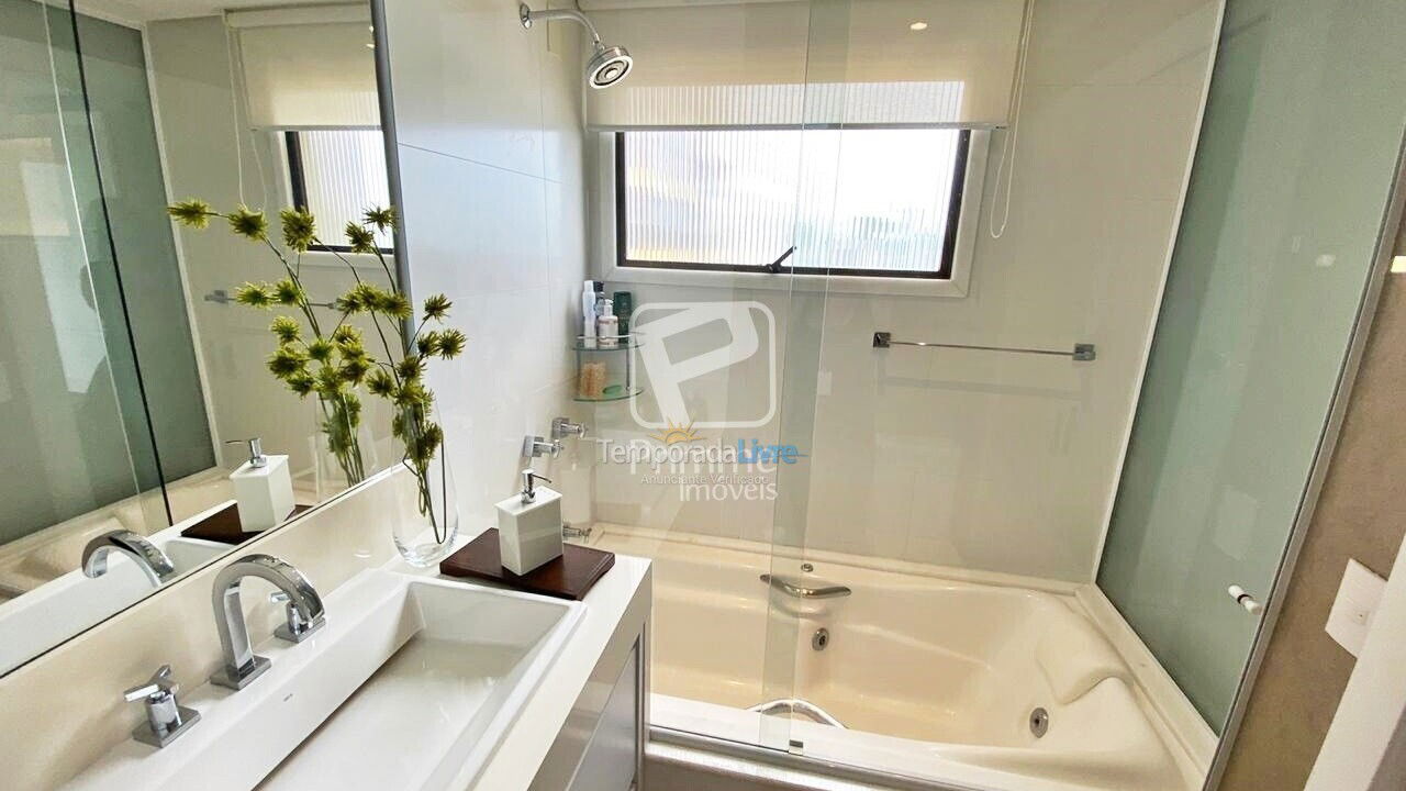 Apartamento para aluguel de temporada em Balneário Camboriú (Centro)