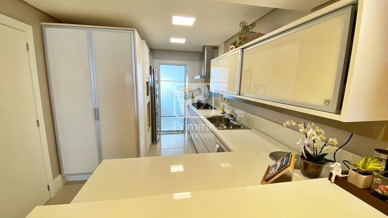 Apartamento para aluguel de temporada em Balneário Camboriú (Centro)