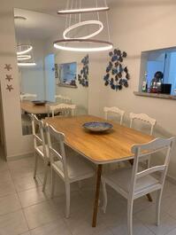 Copa com mesa  e 6 cadeiras