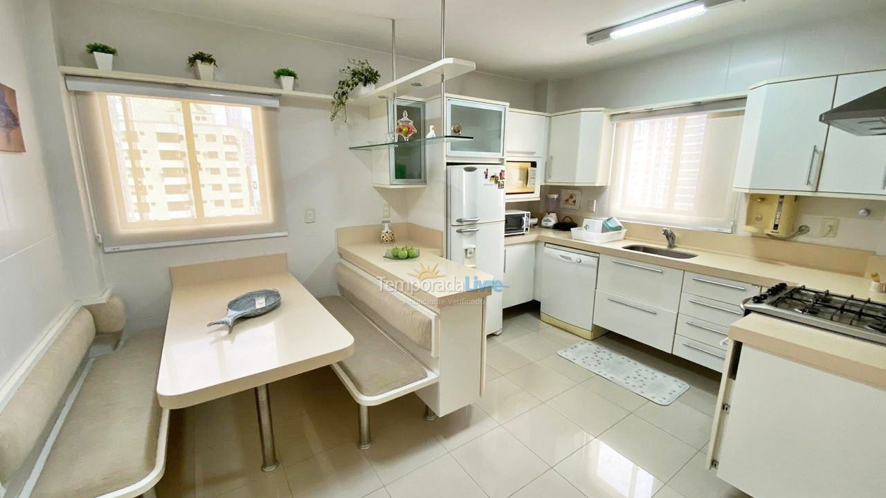 Apartamento para aluguel de temporada em Balneário Camboriú (Praia Central)