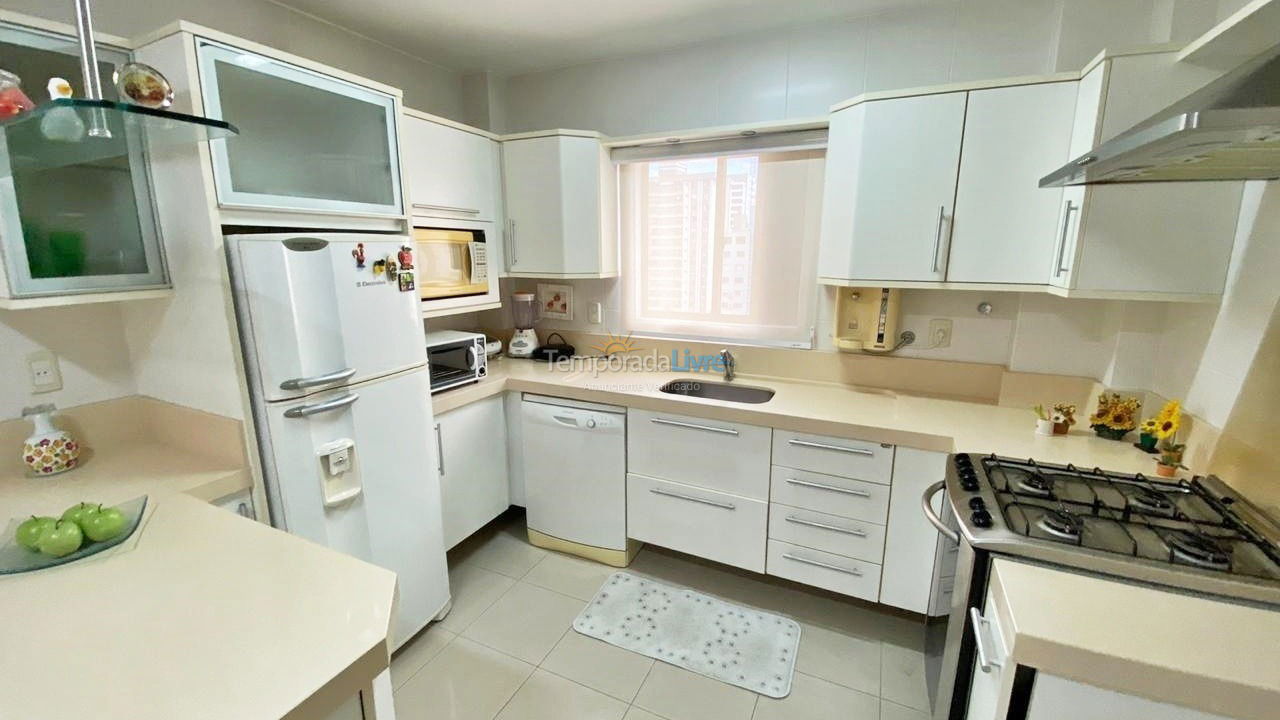 Apartamento para aluguel de temporada em Balneário Camboriú (Praia Central)