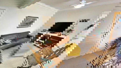 Ed. Márcia: 3 quartos // quadra mar // sacada // wifi