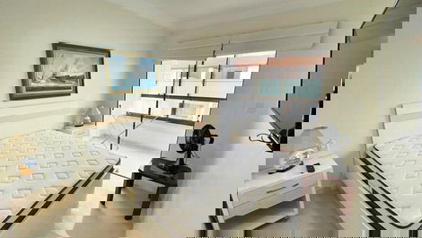 Ed. Márcia: 3 quartos // quadra mar // sacada // wifi