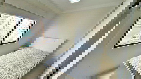 Ed. Márcia: 3 quartos // quadra mar // sacada // wifi