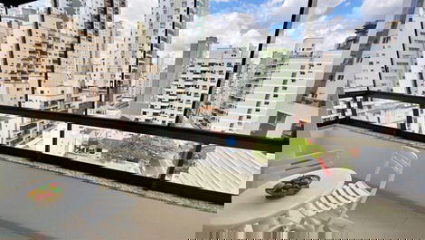 Ed. Márcia: 3 quartos // quadra mar // sacada // wifi