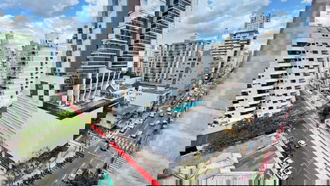 Ed. Márcia: 3 quartos // quadra mar // sacada // wifi