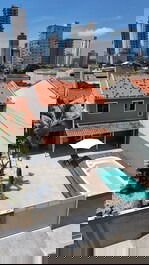 Casa completa con piscina, a 650m de la playa en Balneário Perequê.