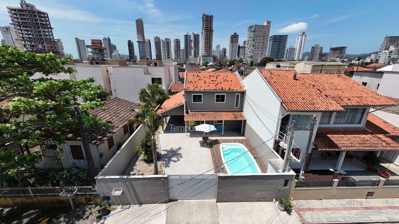 Casa para alquiler de vacaciones em Porto Belo (Perequê)