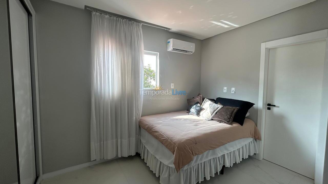 Casa para alquiler de vacaciones em Porto Belo (Perequê)