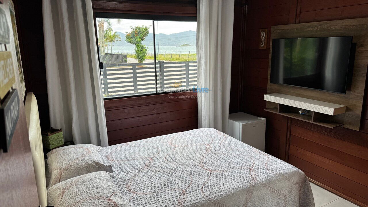 House for vacation rental in Palhoça (Praia do Sonho)