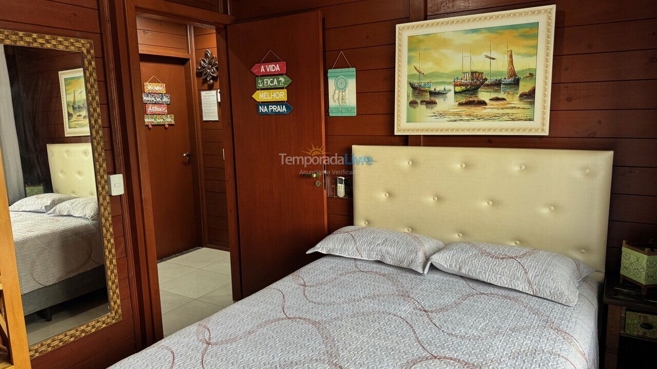 House for vacation rental in Palhoça (Praia do Sonho)