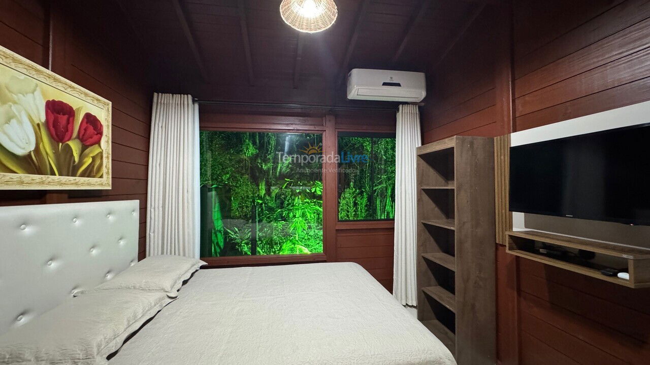 House for vacation rental in Palhoça (Praia do Sonho)