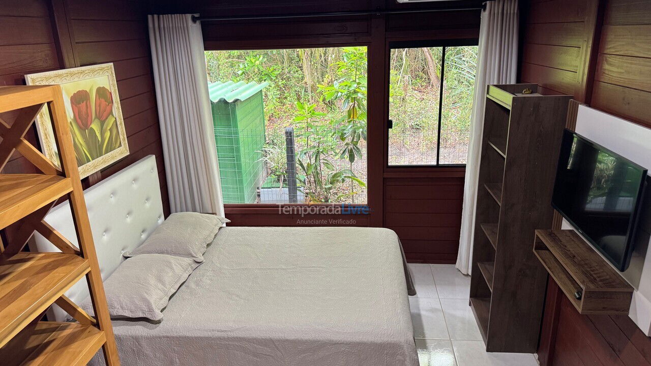 House for vacation rental in Palhoça (Praia do Sonho)