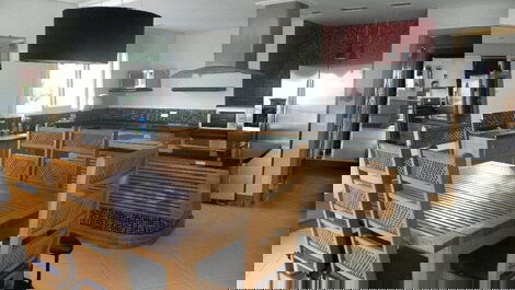 Cobertura en la playa grande para 10 personas.