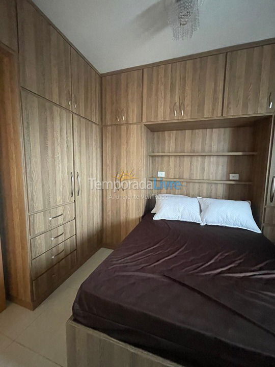 Apartamento para aluguel de temporada em Praia Grande (Guilhermina)