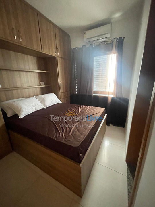 Apartamento para aluguel de temporada em Praia Grande (Guilhermina)