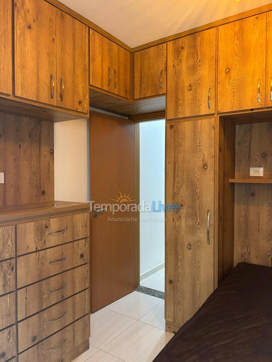 Apartamento para aluguel de temporada em Praia Grande (Guilhermina)